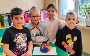 Kalafior, wykałaczki, karteczki oraz mnóstwo nauki i zabawy w klasie 2b (15)