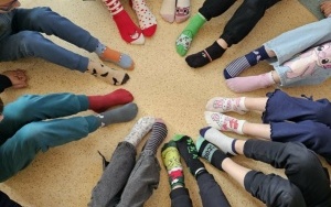 Dzień Kolorowej Skarpetki w klasach 1-3 (4)